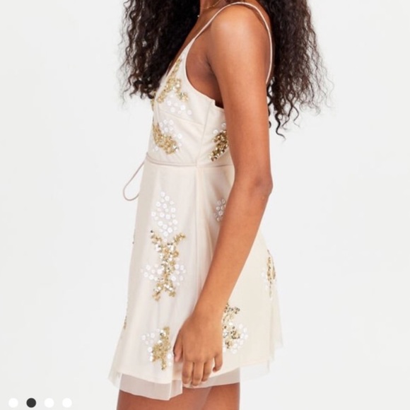 New Altar’d State sequin wrap mini dress - Picture 3 of 17